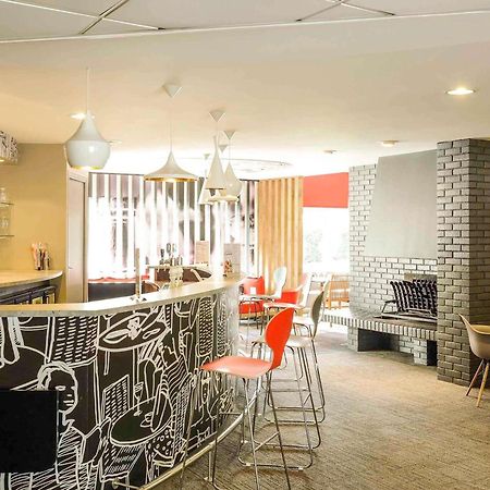 Ibis Laval Le Relais D'Armor Hotel Change  Bagian luar foto