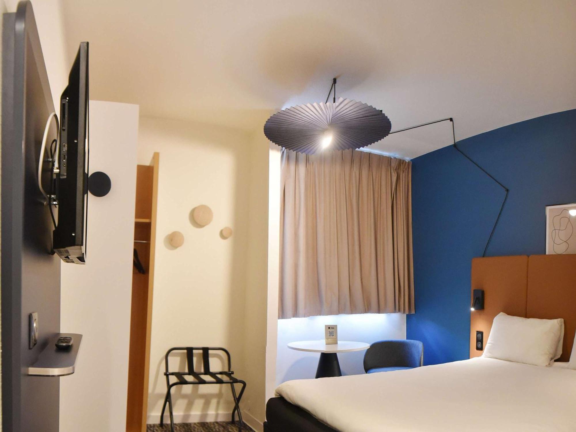 Ibis Laval Le Relais D'Armor Hotel Change  Bagian luar foto